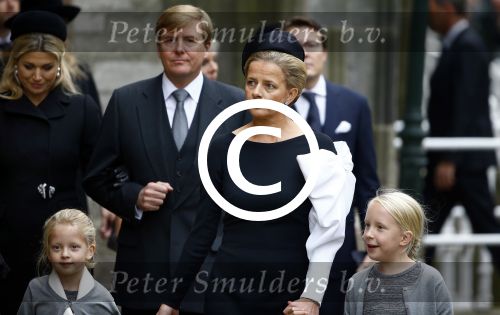 Delft 2 november 2013
Herdenkingsdienst voor prins Friso in de grote kerk in Delft.
Prinses Mabel en haar kinderen
