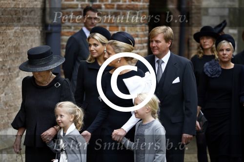 Delft 2 november 2013
Herdenkingsdienst voor prins Friso in de grote kerk in Delft.
Prinses Mabel en haar kinderen