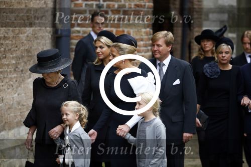 Delft 2 november 2013
Herdenkingsdienst voor prins Friso in de grote kerk in Delft.
Prinses Mabel en haar kinderen