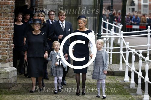 Delft 2 november 2013
Herdenkingsdienst voor prins Friso in de grote kerk in Delft.
Prinses Mabel en haar kinderen