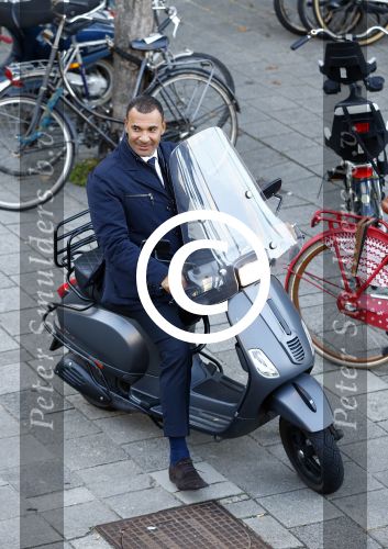 Amsterdam 17 oktober 2013
Ruud Gullit en Estelle Cruijff verlaten de rechtbank ivm hun scheiding