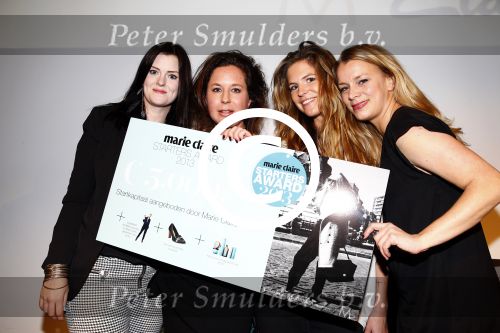 Amsterdam 14 oktober 2013
Jort Kelder en Lauren Verster presenteren de Marie Claire starters award. winnares Sanne Tummers