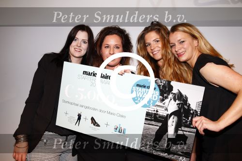 Amsterdam 14 oktober 2013
Jort Kelder en Lauren Verster presenteren de Marie Claire starters award. winnares Sanne Tummers