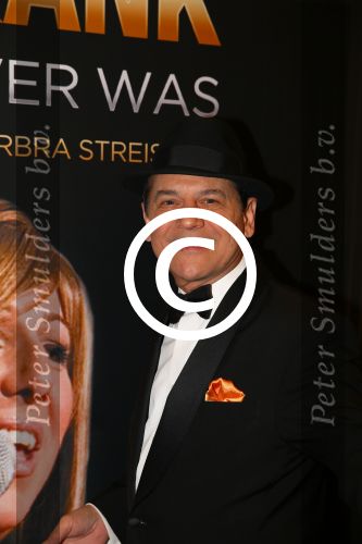 Amsterdam, 1 November 2013
Premiere Barbra & Frank, The concert that never was.
Met Sharon Owens (Barbra Streisand) en Sebastian Anzaldo (Frank Sinatra)
Sebastian Anzaldo als Frank Sinatra
Foto Peter Smulders BV