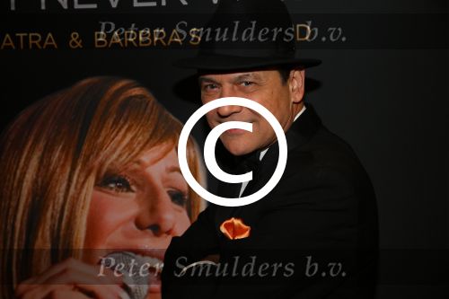 Amsterdam, 1 November 2013
Premiere Barbra & Frank, The concert that never was.
Met Sharon Owens (Barbra Streisand) en Sebastian Anzaldo (Frank Sinatra)
Sebastian Anzaldo als Frank Sinatra

Foto Peter Smulders BV