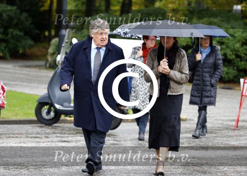 Leusden 8 november 2013
Crematie Leen Timp bij het crematorium in Leusden. 
Tonny Eyk met vrouw