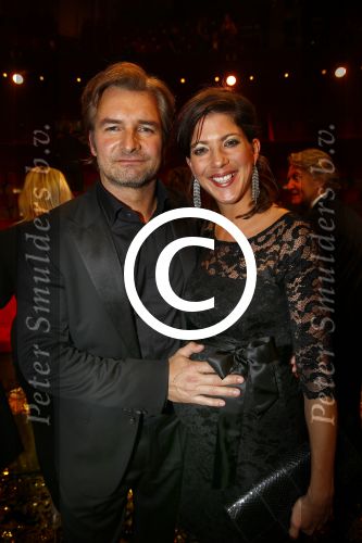 Amsterdam 18 oktober 2013
Uitreiking televizierring in carre . Victor Reinier met zijn zwangere vriendin