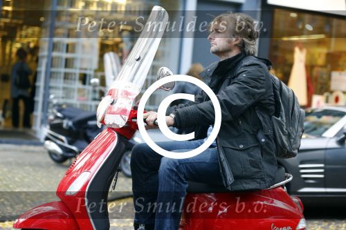 Amsterdam 23 oktober 2013
Victor Reinier op zijn vespa scooter.