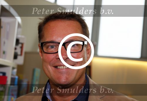 Amsterdam 4 november 2014
Presentatie sinterklaasboeken in de bibliotheek van Amsterdam. Aanwezig zijn Albert Verlinde Winston Gerschtanowitz Andre Kuipers en Paul v Vliet.