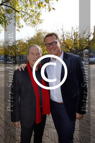 Amsterdam 27 oktober 2014
Presentatie nieuwe castleden Naast Freek Bartels en Bill van Dijk zijn ook Tony Neef (Sonneveld), Mariska van Kolck (Conny Stuart) en Cindy Bell (de lifter) te zien in Sonneveld. Albert Verlinde is de producent.