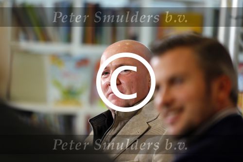 Amsterdam 4 november 2014
Presentatie sinterklaasboeken in de bibliotheek van Amsterdam. Aanwezig zijn Albert Verlinde Winston Gerschtanowitz Andre Kuipers en Paul v Vliet.