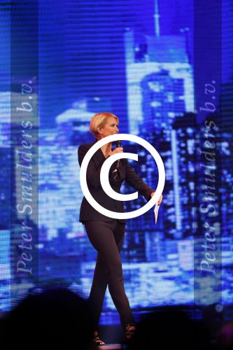 Hilversum 27 oktober 2014
Finale Hollands next top model 2014 HNTM in studio 21 gepresenteerd door Anouk Smulders en Fred v Leer.Finalisten zijn Nicky Opheij Sanne Aisha en Debbie Dhillon. In de jury zitten Freek Koster May Britt Mobach en Dirk Kikstra.
