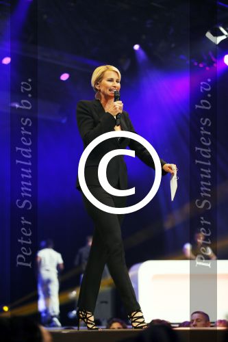 Hilversum 27 oktober 2014
Finale Hollands next top model 2014 HNTM in studio 21 gepresenteerd door Anouk Smulders en Fred v Leer.Finalisten zijn Nicky Opheij Sanne Aisha en Debbie Dhillon. In de jury zitten Freek Koster May Britt Mobach en Dirk Kikstra.