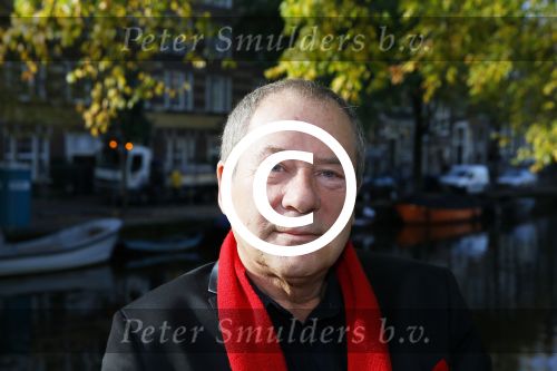 Amsterdam 27 oktober 2014
Presentatie nieuwe castleden Naast Freek Bartels en Bill van Dijk zijn ook Tony Neef (Sonneveld), Mariska van Kolck (Conny Stuart) en Cindy Bell (de lifter) te zien in Sonneveld. Albert Verlinde is de producent.