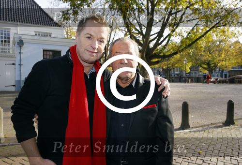 Amsterdam 27 oktober 2014
Presentatie nieuwe castleden Naast Freek Bartels en Bill van Dijk zijn ook Tony Neef (Sonneveld), Mariska van Kolck (Conny Stuart) en Cindy Bell (de lifter) te zien in Sonneveld. Albert Verlinde is de producent.