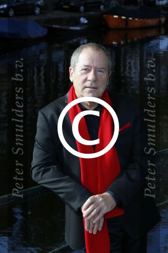 Amsterdam 27 oktober 2014
Presentatie nieuwe castleden Naast Freek Bartels en Bill van Dijk zijn ook Tony Neef (Sonneveld), Mariska van Kolck (Conny Stuart) en Cindy Bell (de lifter) te zien in Sonneveld. Albert Verlinde is de producent.