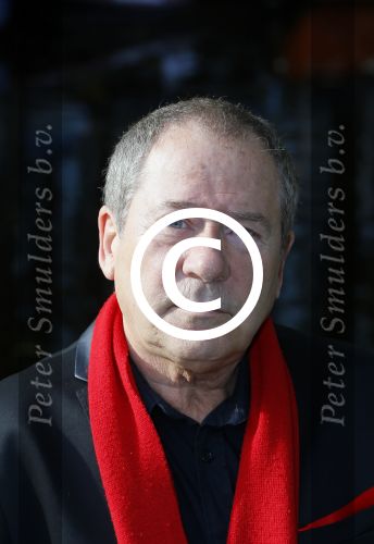 Amsterdam 27 oktober 2014
Presentatie nieuwe castleden Naast Freek Bartels en Bill van Dijk zijn ook Tony Neef (Sonneveld), Mariska van Kolck (Conny Stuart) en Cindy Bell (de lifter) te zien in Sonneveld. Albert Verlinde is de producent.
