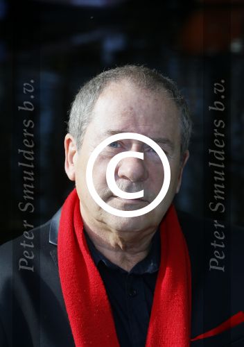 Amsterdam 27 oktober 2014
Presentatie nieuwe castleden Naast Freek Bartels en Bill van Dijk zijn ook Tony Neef (Sonneveld), Mariska van Kolck (Conny Stuart) en Cindy Bell (de lifter) te zien in Sonneveld. Albert Verlinde is de producent.