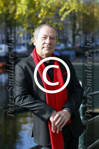 Amsterdam 27 oktober 2014
Presentatie nieuwe castleden Naast Freek Bartels en Bill van Dijk zijn ook Tony Neef (Sonneveld), Mariska van Kolck (Conny Stuart) en Cindy Bell (de lifter) te zien in Sonneveld. Albert Verlinde is de producent.