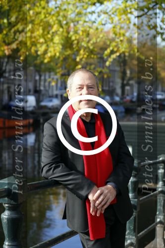 Amsterdam 27 oktober 2014
Presentatie nieuwe castleden Naast Freek Bartels en Bill van Dijk zijn ook Tony Neef (Sonneveld), Mariska van Kolck (Conny Stuart) en Cindy Bell (de lifter) te zien in Sonneveld. Albert Verlinde is de producent.