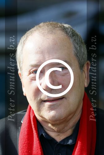 Amsterdam 27 oktober 2014
Presentatie nieuwe castleden Naast Freek Bartels en Bill van Dijk zijn ook Tony Neef (Sonneveld), Mariska van Kolck (Conny Stuart) en Cindy Bell (de lifter) te zien in Sonneveld. Albert Verlinde is de producent.