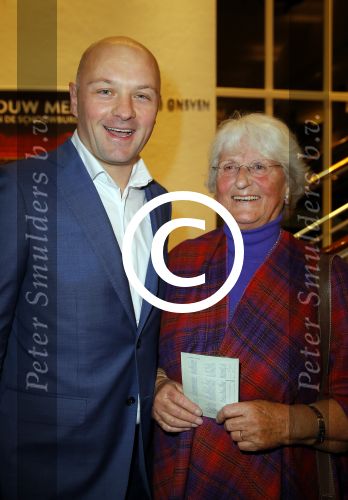 Utrecht 4 november 2014
Premiere Annie MG Schmidt op soestdijk in de schouwburg van Utrecht. Boris v d Ham met oude zanglereares