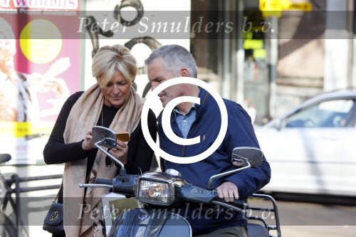 Amsterdam 1 november 2014
Caroline Tensen met haar man Ernst Jan Smids op hun vespa scooter.