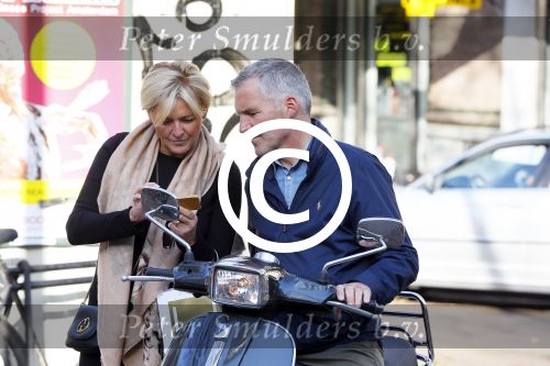Amsterdam 1 november 2014
Caroline Tensen met haar man Ernst Jan Smids op hun vespa scooter.