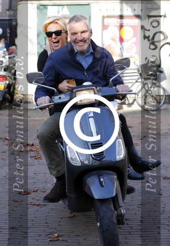 Amsterdam 1 november 2014
Caroline Tensen met haar man Ernst Jan Smids op hun vespa scooter.