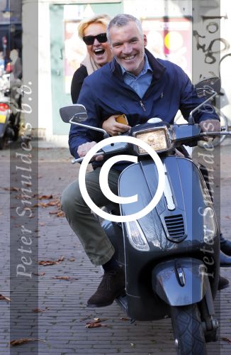 Amsterdam 1 november 2014
Caroline Tensen met haar man Ernst Jan Smids op hun vespa scooter.
