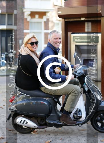 Amsterdam 1 november 2014
Caroline Tensen met haar man Ernst Jan Smids op hun vespa scooter.