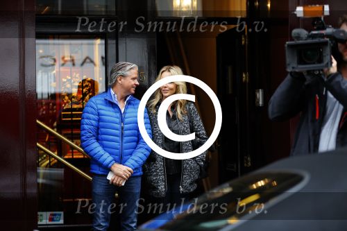 Amsterdam 3 november 2014
Chantal janzen slaapt voor haar programma bij Dave en Dries Roelvink.