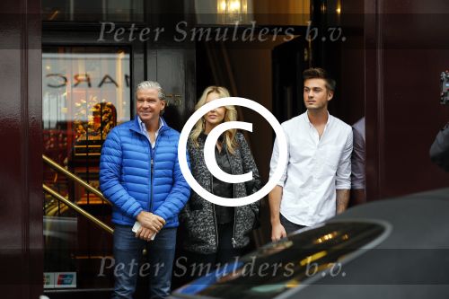 Amsterdam 3 november 2014
Chantal janzen slaapt voor haar programma bij Dave en Dries Roelvink.