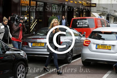 Amsterdam 3 november 2014
Chantal janzen slaapt voor haar programma bij Dave en Dries Roelvink.