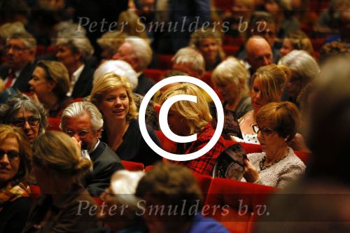 Utrecht 4 november 2014
Premiere Annie MG Schmidt op soestdijk in de schouwburg van Utrecht.
Claudia de Breij met nieuwe vriendin Jessica