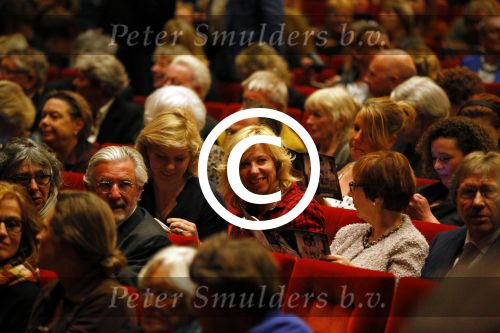 Utrecht 4 november 2014
Premiere Annie MG Schmidt op soestdijk in de schouwburg van Utrecht.
Claudia de Breij met nieuwe vriendin Jessica