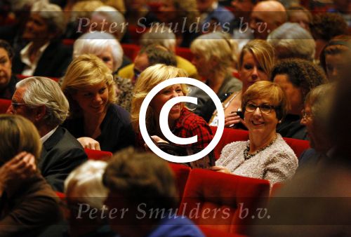 Utrecht 4 november 2014
Premiere Annie MG Schmidt op soestdijk in de schouwburg van Utrecht.
Claudia de Breij met nieuwe vriendin Jessica