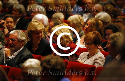 Utrecht 4 november 2014
Premiere Annie MG Schmidt op soestdijk in de schouwburg van Utrecht.
Claudia de Breij met nieuwe vriendin Jessica