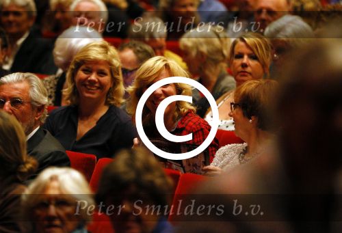 Utrecht 4 november 2014
Premiere Annie MG Schmidt op soestdijk in de schouwburg van Utrecht.
Claudia de Breij met nieuwe vriendin Jessica