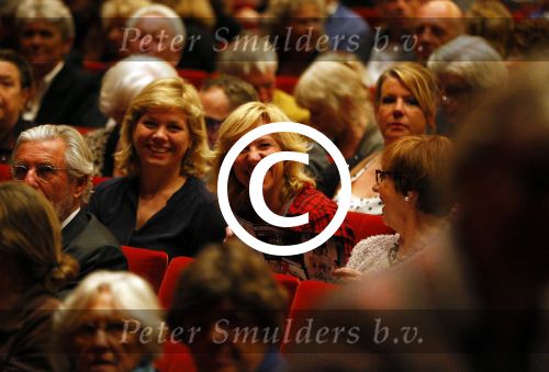 Utrecht 4 november 2014
Premiere Annie MG Schmidt op soestdijk in de schouwburg van Utrecht.
Claudia de Breij met nieuwe vriendin Jessica