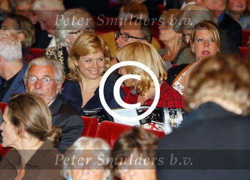 Utrecht 4 november 2014
Premiere Annie MG Schmidt op soestdijk in de schouwburg van Utrecht.
Claudia de Breij met nieuwe vriendin Jessica