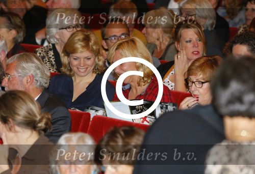 Utrecht 4 november 2014
Premiere Annie MG Schmidt op soestdijk in de schouwburg van Utrecht.
Claudia de Breij met nieuwe vriendin Jessica
