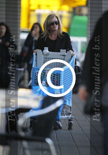 Amsterdam 31 oktober 2014
Connie Breukhoven doet boodschappen bij Albert Heijn op het gelderlandplein