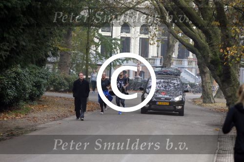 Amsterdam 5 november 2014
Dave en Dries Roelvink gaan rennen in het vondelpark voor hun soap die binnenkort op sbs6 uitgezonden wordt.