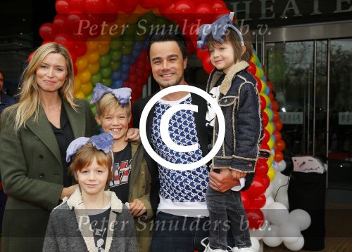 Utrecht 25 oktober 2014
Premiere Woezel en Pip in het beatrixtheater. Dinand Woesthoff met Lucy en kinderen