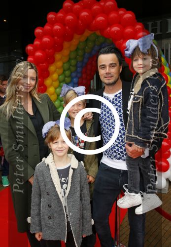 Utrecht 25 oktober 2014
Premiere Woezel en Pip in het beatrixtheater. Dinand Woesthoff met Lucy en kinderen