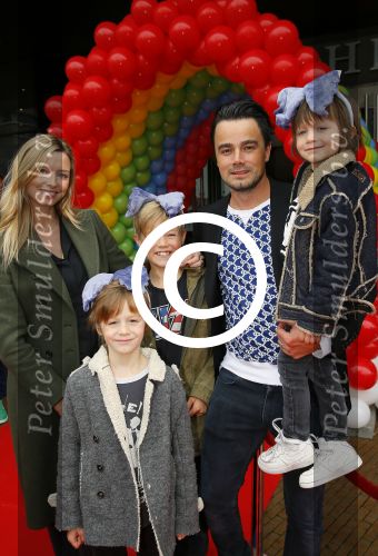 Utrecht 25 oktober 2014
Premiere Woezel en Pip in het beatrixtheater. Dinand Woesthoff met Lucy en kinderen