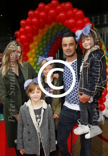 Utrecht 25 oktober 2014
Premiere Woezel en Pip in het beatrixtheater. Dinand Woesthoff met Lucy en kinderen
