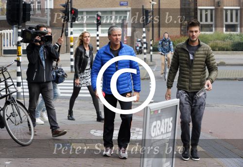 Amsterdam 5 november 2014
Dave en Dries Roelvink gaan rennen in het vondelpark voor hun soap die binnenkort op sbs6 uitgezonden wordt.