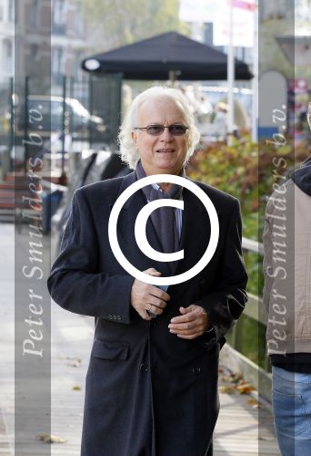Amsterdam 27 oktober 2014
Presentatie nieuwe castleden Naast Freek Bartels en Bill van Dijk zijn ook Tony Neef (Sonneveld), Mariska van Kolck (Conny Stuart) en Cindy Bell (de lifter) te zien in Sonneveld. Albert Verlinde is de producent. Eddy habbema